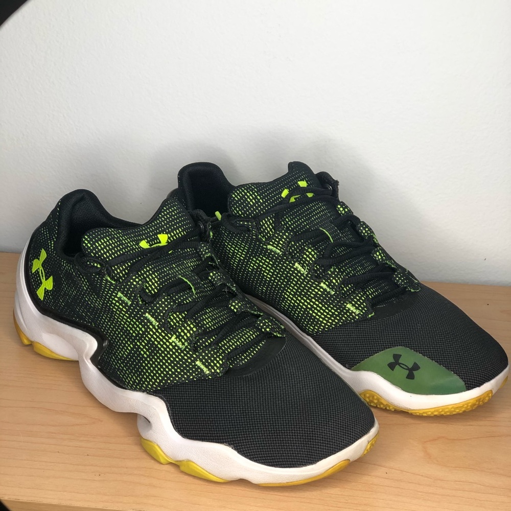 Under Armour shoes great condition